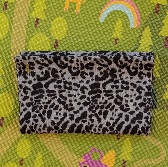 Calvin Klein Leopard Infinity Scarf - Picture 2 of 12